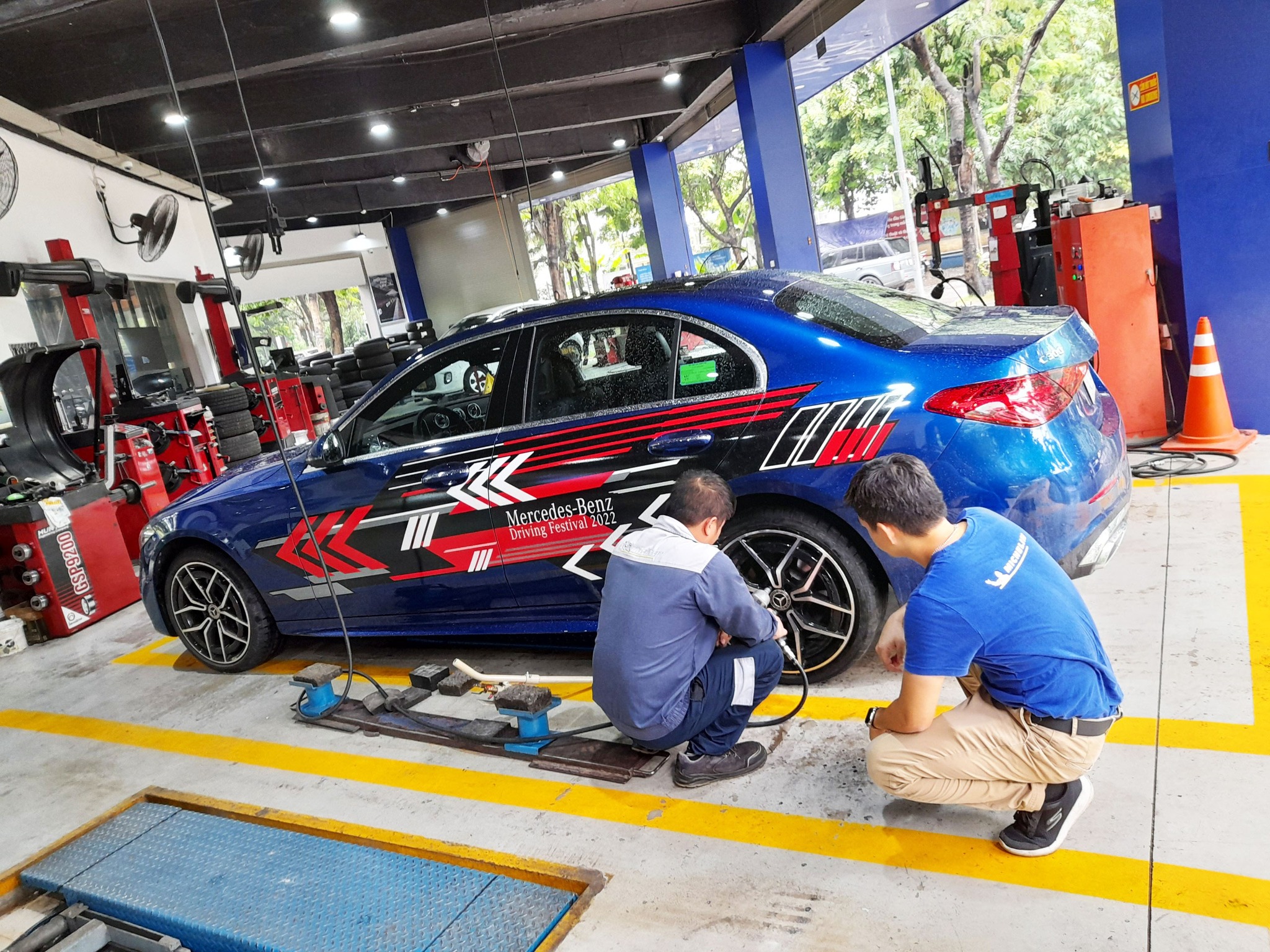 MICHELIN PHƯƠNG Khi Nào Nên Thay Lốp Xe Ô Tô: Dấu Hiệu Nhận Biết Và Các Lưu ÝĐÔNG - DỊCH VỤ THAY LỐP XE UY TÍN HÀ NỘI
