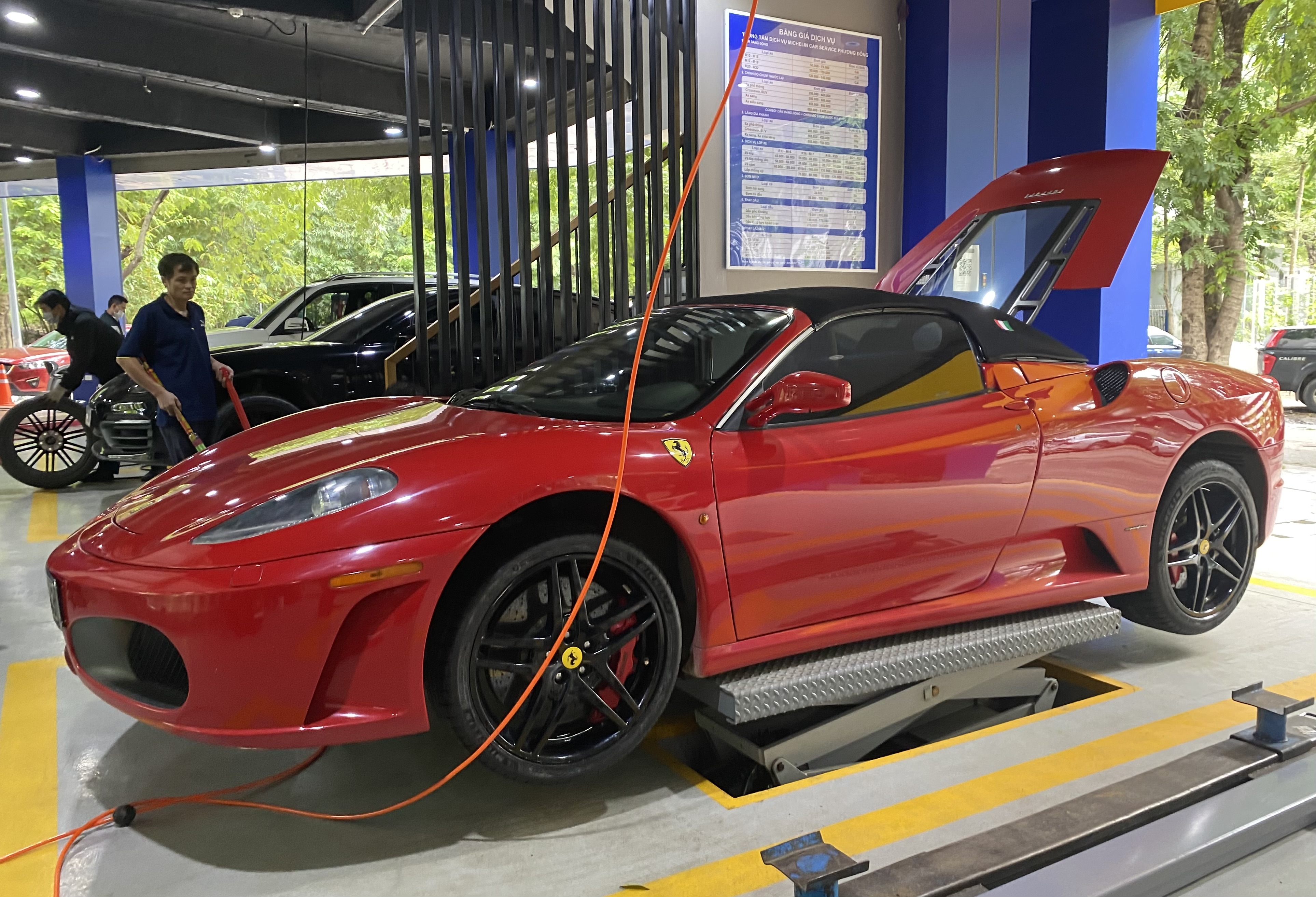 Hướng dẫn cách bơm lốp xe ô tô đúng chuẩn, nhanh chóng